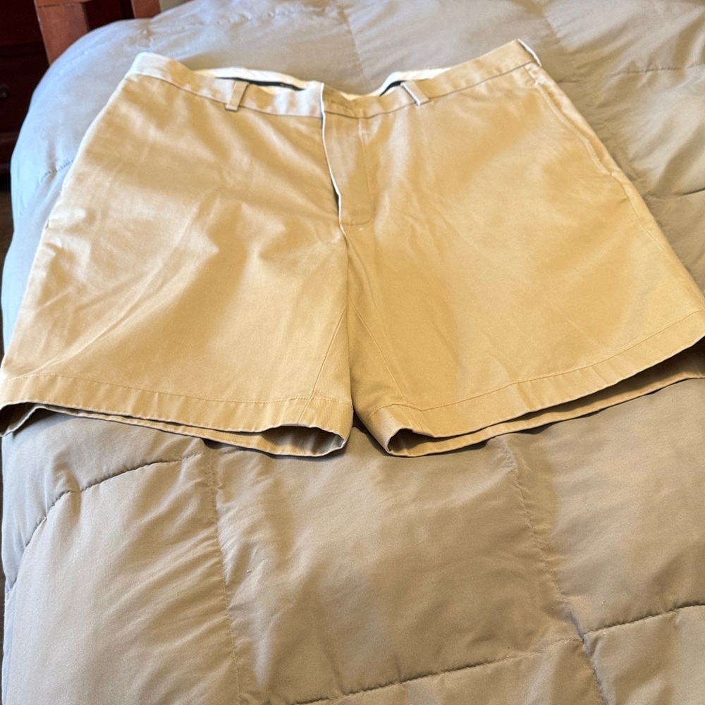 Brooks Brothers Men’s Shorts Size 38